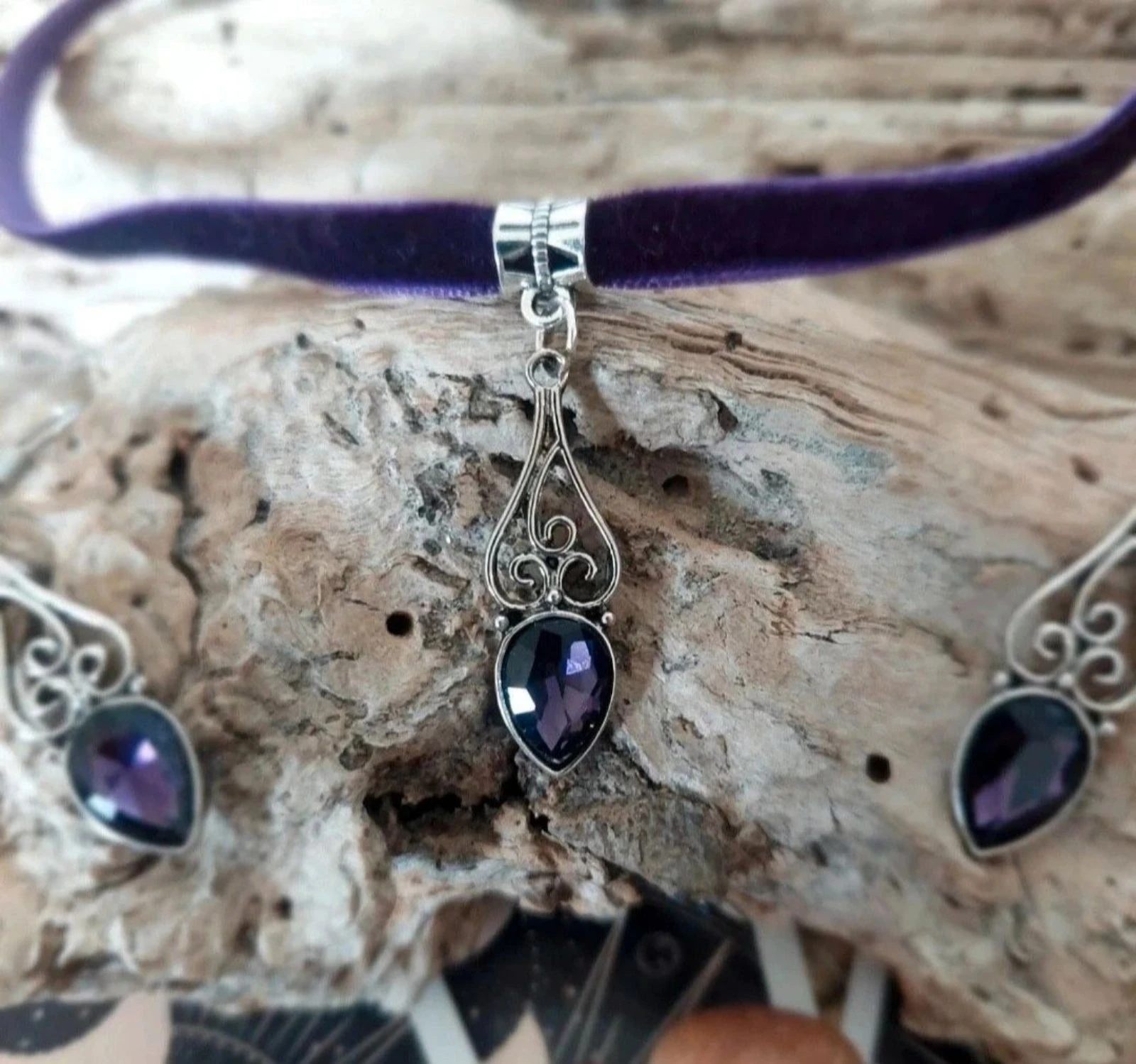 Parure barroca, lágrima de strass violeta, terciopelo – photo 6